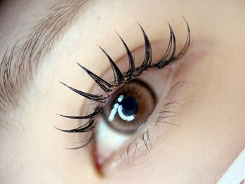 スダジオ デン(Studio DEN)の写真/◇1ヵ月可愛いが続くマツエク特化サロン◇持続力1.5~2倍!エクステ界の新常識［LEDマツエク］導入サロン*