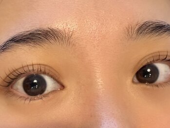 スイ(sui)の写真/ダメージレスで美しさが持続するまつげパーマ♪自然にパッチリ印象的な目元に♪パリジェンヌも選べる◎