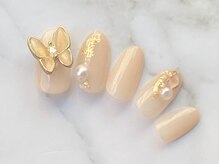 ネイルアイラッシュ アールエビス(R EBISU)/金箔ニュアンス／蝶パーツ