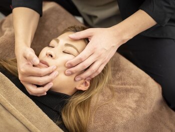 ルアナ(LUANA)の写真/ほうれい線・たるみに特化★
エラ/二重アゴまで引き上げる本格リフト小顔矯正