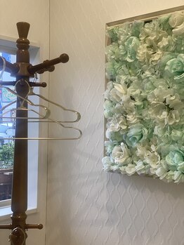 ホワイトマジック(White Magic)/エントランス