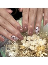 レイネ(Reine)/ブラウン系ガーリーネイル