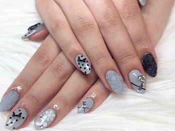 アヤネイル(ayanail)の写真/完全個室のプライベート空間で,周りを気にせず相談可能!イベントや季節に合わせたここだけの可愛いネイル♪