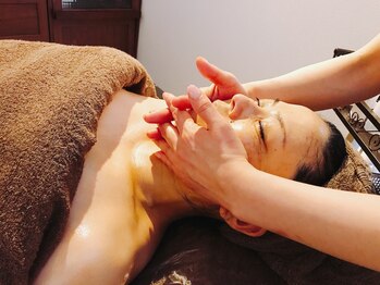 クレール ド ルナ(Clair de lune)/たるみが気になる方に・・・