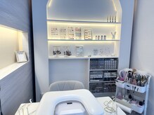 ウッドベル(WOODBELL)の雰囲気（ネイルルーム/カラーとパーツをたくさんそろえてあります。）