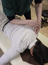 ぐっすり整体 福岡天神院/施術風景　腰