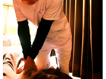 健美庵 京町店 小倉駅前/全身もみほぐしで肩こり解消