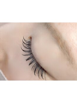 ナチュラル上品な目元にしたい