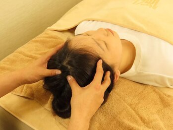 楓リラクゼーション 新宿店の写真/【ドライヘッドマッサージで疲労回復】むくみ解消や頭皮改善に◎極上マッサージでリラックス&リフレッシュ!