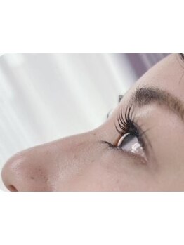 ナチュラル上品な目元にしたい