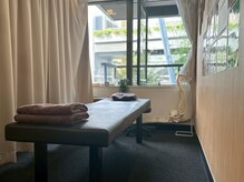 渋谷宮下パーク整体院 渋谷宮益坂整骨院/清潔で落ち着く院内【肩こり】