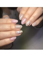 プラスワン/上品ネイル