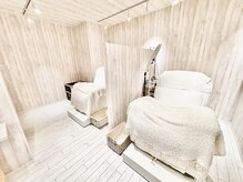 ヒパヒパ(Hipahipa!)の雰囲気（プライベート感と開放感を両立した施術空間です☆）