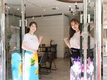 ベルテール 北浜(Belle Terre)の雰囲気（開放感のあるフロントでのカウンセリング）