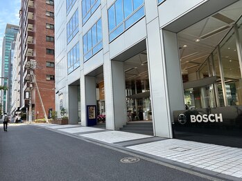 アーチ(arch)/BOSCHの先の角を右に曲がります