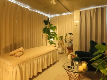 サロン ド ヒヨリ(Salon de HIYORI)の写真/心地良いオールハンド手技で心身共に疲れを解消◎ストレスや自律神経の乱れに、心地よい経路×オイルケアを