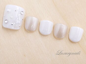 ラグジュアリーネイルズ タカダノババ(Luxury Nails Takadanobaba)/ホワイト*結晶ネイル