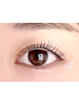 ナチュラル上品な目元にしたい