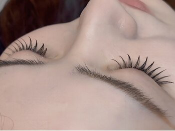 エニシー 浦和店(eniShe)の写真/『いつの間にかフッと寝てしまう』ゆったり寛げるプライベートサロン◎LEDエクステでお目元&お顔の印象UP☆