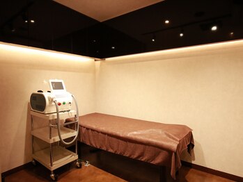 ボス ブロウ 天白店(BOSS BROW)の写真/落ち着いた個室空間で、周りを気にせず理想の眉へ☆彡似合わせ眉をご案内します♪