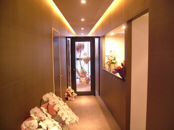 美容整体サロン キュー オー ヴイ(Q.O.V)/５Fエントランス