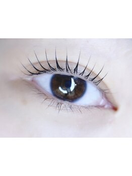 ナチュラル上品な目元にしたい