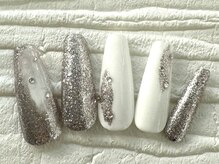 ハニービービー(Honey Bee Bee)/ラメニュアンスネイル