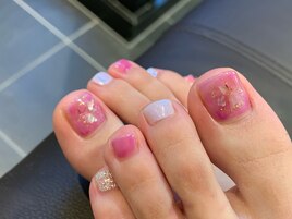 ピンクニュアンスフットネイル．