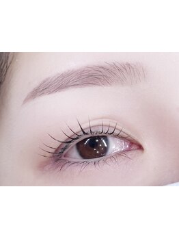 ナチュラル上品な目元にしたい