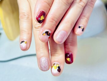 肌色を、明るくデザインも楽しむ