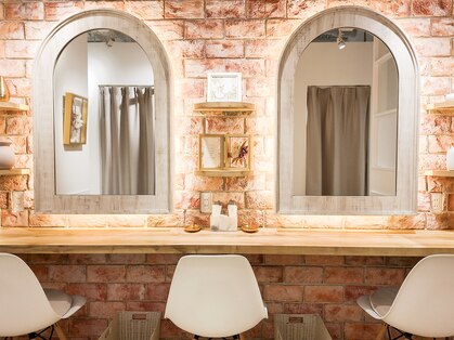 ルーチェ ルシーナ(Luce Lucina)の写真