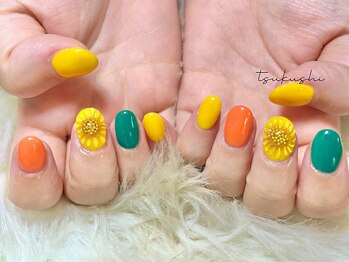 ツクシ 河原町(tsukushi)/向日葵ネイル