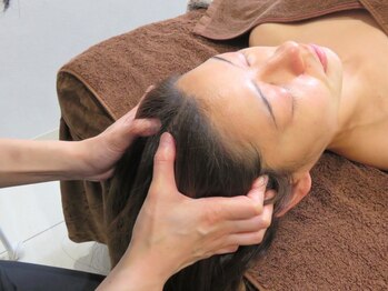 ドゥミーケア ビューティ(DoMeCare beauty)の写真/【たった30分でも深いリラックス体験★】今、話題のドライヘッドスパで、睡眠の質をしっかりと改善！