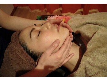 ボディワークサロン凛の写真/触れるたびに、顔が変わる。神戸元町の本格フェイシャルエステで、あなたの小顔を引き出します。