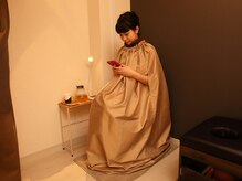 コラーゲンマシン スイソニア よもぎ蒸し ツリー(Tree)/《よもぎ蒸し：施術中》