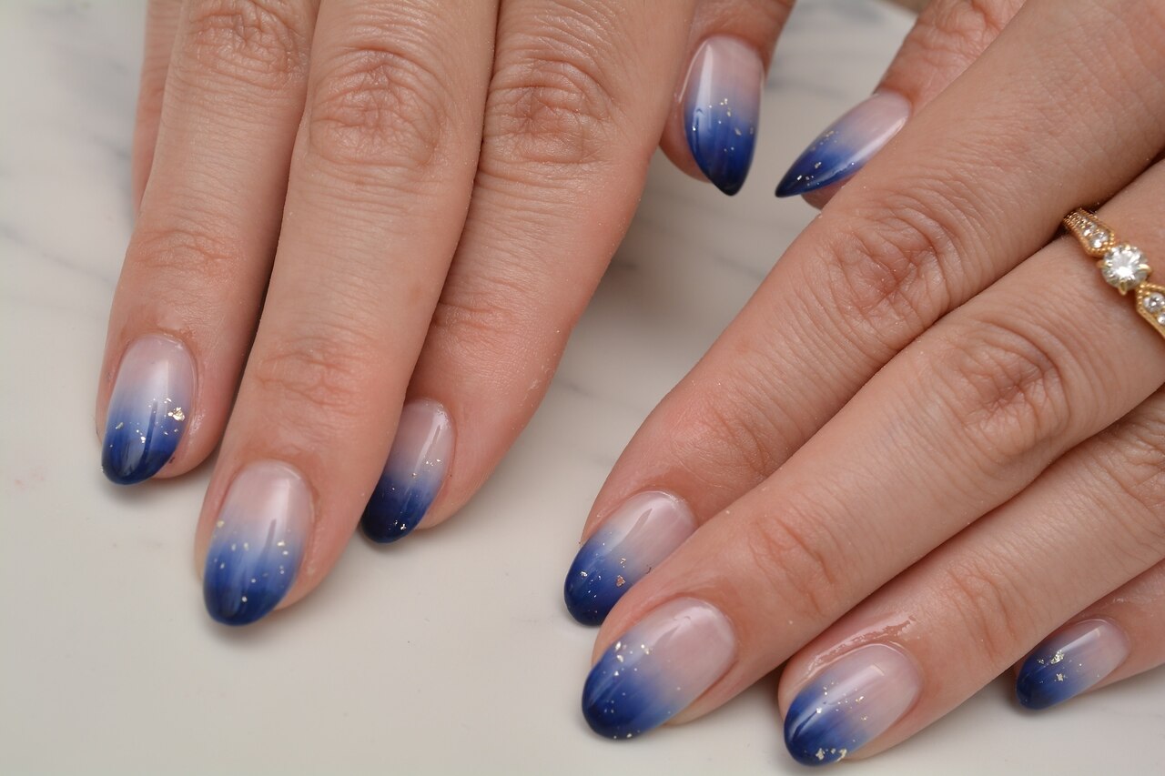 2025年-2026年冬トレンド】空のネイルデザイン集｜人気順｜2ページ目