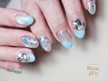 ブランドール(Blanc d'Or)の雰囲気（トレンドのドットネイル☆）