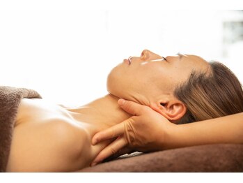 ブリエールラミール/デコルテマッサージ