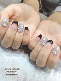 フラワーとフレンチデザイン