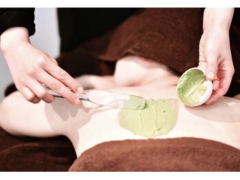 エミルカ(EMILUCA)/ハーブピーリングの種類選べます