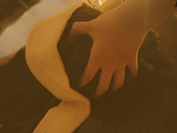 ロイヤルスマイル(ROYAL SMILE)の写真/【朝4時まで営業★】大人気のヘッド＋アロマトリートメント70分¥8,000◎頭から足先まで全身癒します♪