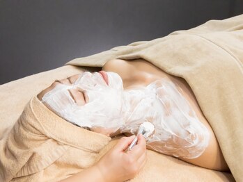 メーカー直営 LUARAフェイシャルサロン 新御徒町店【毛穴/小顔/シミ/しわ/たるみ】/くすみ・シミにもアプローチ♪