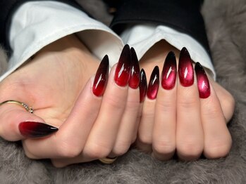 センシー ネイル スタジオ(Sensy Nail Studio)/魅惑の赤黒、大人なマグネット