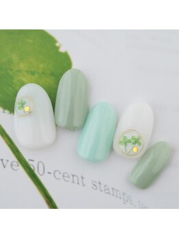 押し花クローバーブローチネイル