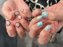 シー(SHE)/ちぐはぐネイル