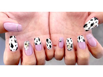 レジーナ(REGINA)/Cowデザイン×ラベンダーネイル