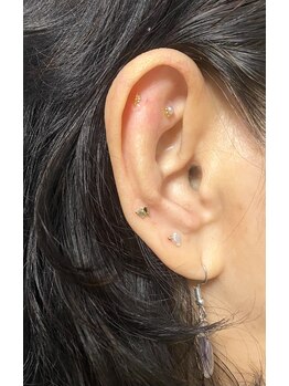 アカラ(AKALA)/耳つぼジュエリー