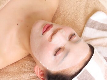 サロン ド スワロー(Salon de Swallow)の写真/エイジングケアが気になりだした方にオススメ◎光フェイシャルで肌悩みのないハリのあるお顔へ♪