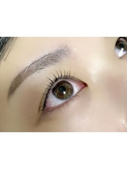 ナチュラル上品な目元にしたい