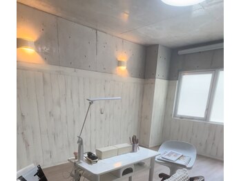 リハロ(RIHALO)の写真/【完全予約制の静かな隠れ家サロン】パラジェル導入店★自爪を大切にした施術で、モチの良さも抜群◎